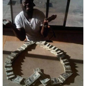 livinglarge (Explicit)