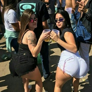 Novinha senta sem para (Explicit)