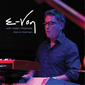 Hang'in the Moon(feat. Kenni Holmen & Adam Rafowitz)