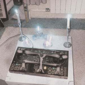 Red money / Red eyes (Explicit)