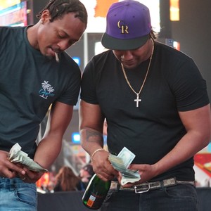 evasive (feat. thadadoe) (Explicit)