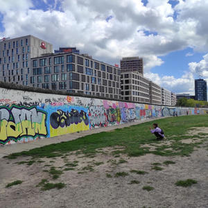 Tienimi la mano (Explicit)