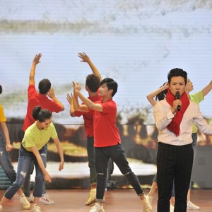 小康路上一起走