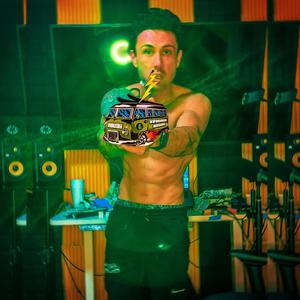 WAT SHE WANT (feat. RedOnRed) (Explicit)