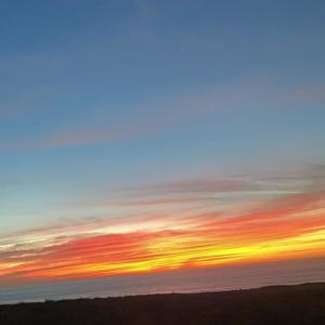 A veces(feat. Rezaariv) (Explicit)