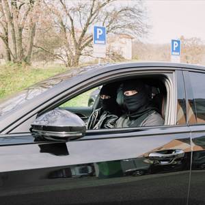 YA NEPONIMAJU! (Explicit)