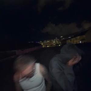 Shower - חרדות במגירה (feat. yungrizzy) (Explicit)