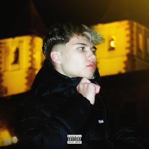 ESTOY EN ELLO (feat. Lowest) (Explicit)