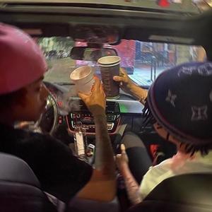 ELEGANTE Y ATORRANTE (feat. Benji24) (Explicit)