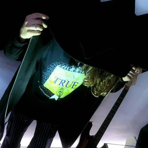 TIPPYTOES(feat. rodneyy) (Explicit)