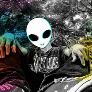 LO QUE ME DELATA (Explicit)