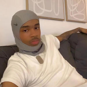 Looking For Love (feat. Zay) (Explicit)