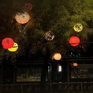 你离开的每个夜晚都辗转难眠，虽然写不出半句关于你的挽留，可是眼泪还是止不住的往下流。 (Demo)