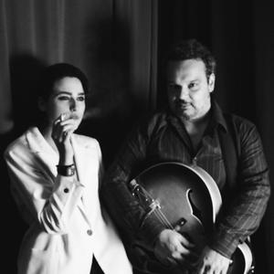 Melhor A Dois(feat. Carolina Galeotti)