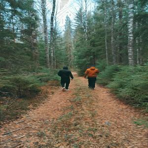 Muuttolinnut (feat. Mc Rambo) (Explicit)