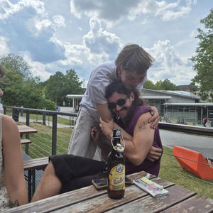 flunkyball im park (Explicit)