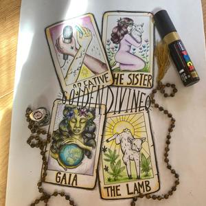 GOLDEN DIVINE (feat. Ellenita & BIG SMASH) (Explicit)