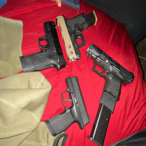 Real me (feat. Scoomyscoom) (Explicit)