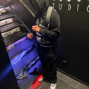 guitar hero (feat. Trey Lo) (Explicit)