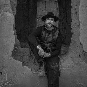 Evil Güey (feat. Felix Y Los Gatos)