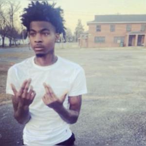 Chill (feat. Dj Ess) (Explicit)