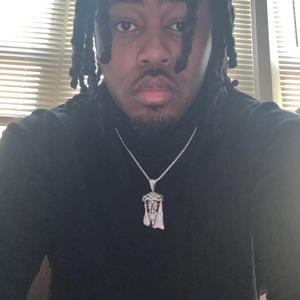 Im golden (feat. Yung Dv)