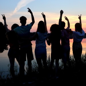 Wir (feat. Robin, Emma, Theresa, Annika, Laura & Lukas)