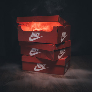 Dzieciaki w innych najkach (Explicit)