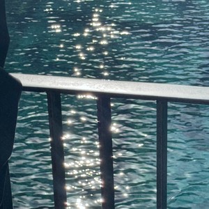 用尽伤人的话去说