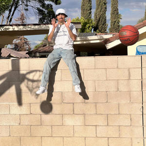 Looking at you (feat. Q2K, FERNO & Jayfiddy) (Explicit)