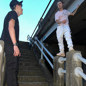 2 cups and ah body (Explicit)