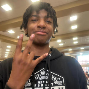 FVCK HOES (feat. lil auq) (Explicit)