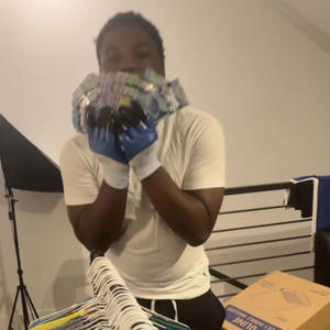 MY TWIN (feat. Mikebrokeasf) (Explicit)