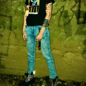 Feels Like A Knife Cuts Me Everytime That She Lies (Explicit)