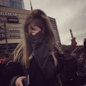 张一年 - 我愿能以后 捉紧你的手