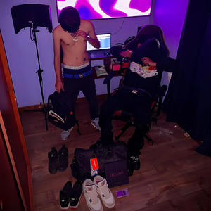 MONEY V (feat. Lil Yaki) (Explicit)