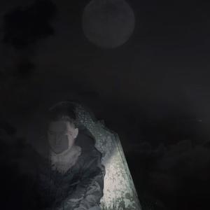 Heads On The Moon (Explicit)