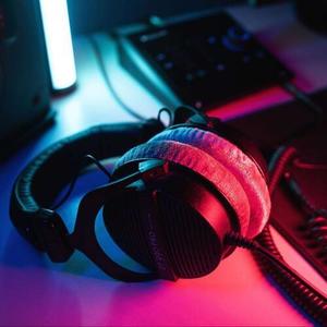 Тем, кто слышит этот звук (Explicit)