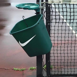 [bæd] (ˌbʊrˈʒwɑ:)