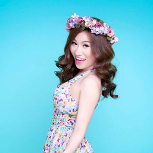 Đưa Tay Che Ánh Trăng