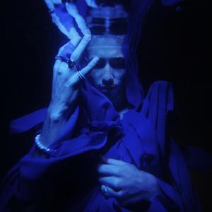 LIGHTS (feat. T-Desco)