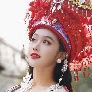 坐歌堂里