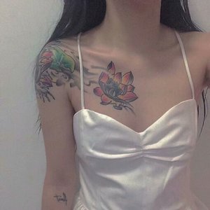 好像是每个人都拖着旧行李