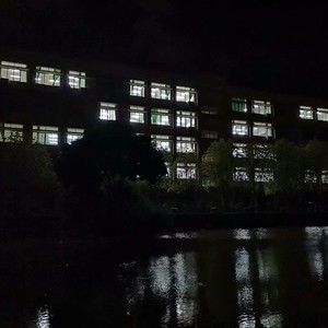【FREE】雨天我也会想你