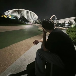 把悲伤留给自己