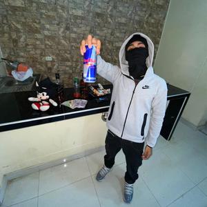 Buscandote (feat. Wing & AndyRojass) (Explicit)