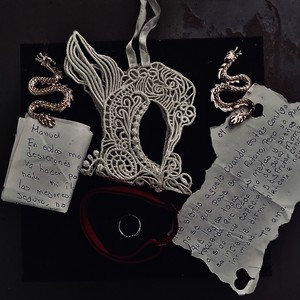 Intro (La Historia Detrás de la Portada)