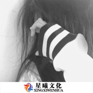 背对背拥抱