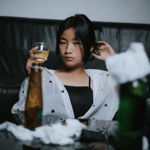 การไม่เข้าใจ-Karen Song (feat.Paw Htoo) (Explicit)