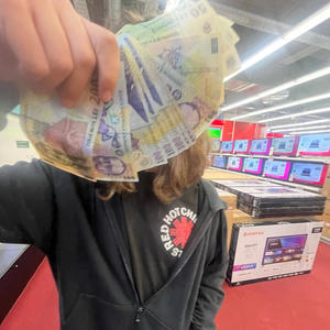 un apel (feat. 5txxn) (Explicit)